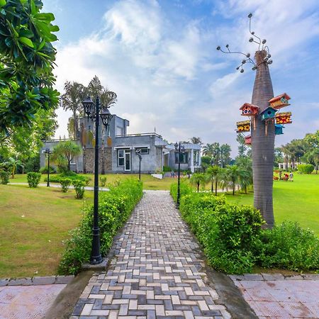 Stayvista At Wandering Vines Indoor Pool 4Bhk Luxury Villa In Delhi Sohna Zewnętrze zdjęcie