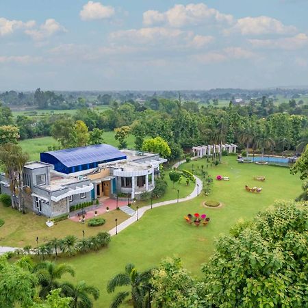 Stayvista At Wandering Vines Indoor Pool 4Bhk Luxury Villa In Delhi Sohna Zewnętrze zdjęcie