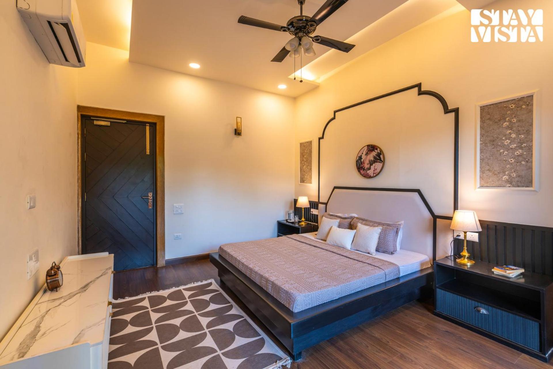 Stayvista At Wandering Vines Indoor Pool 4Bhk Luxury Villa In Delhi Sohna Zewnętrze zdjęcie