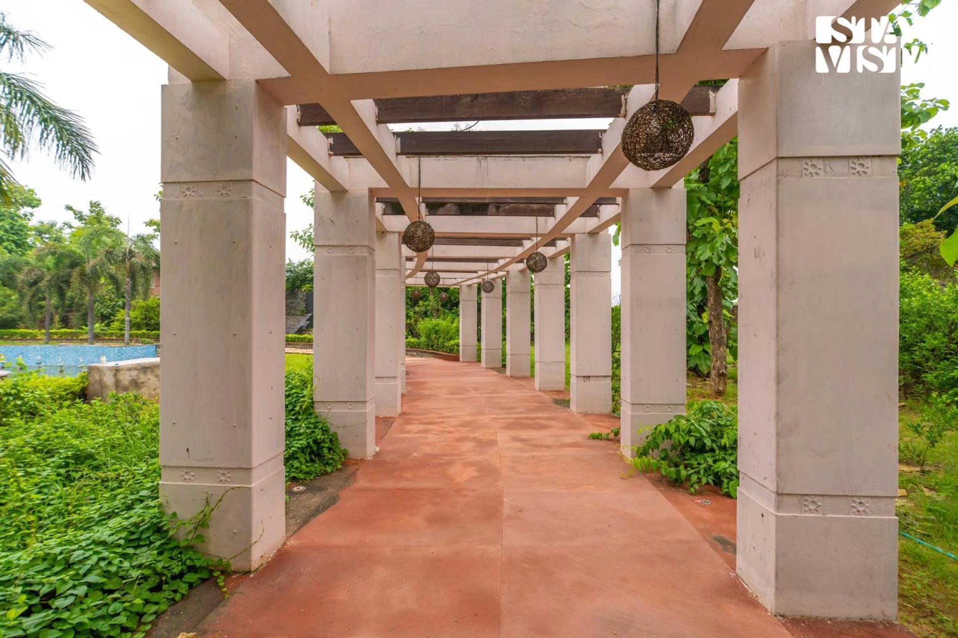 Stayvista At Wandering Vines Indoor Pool 4Bhk Luxury Villa In Delhi Sohna Zewnętrze zdjęcie