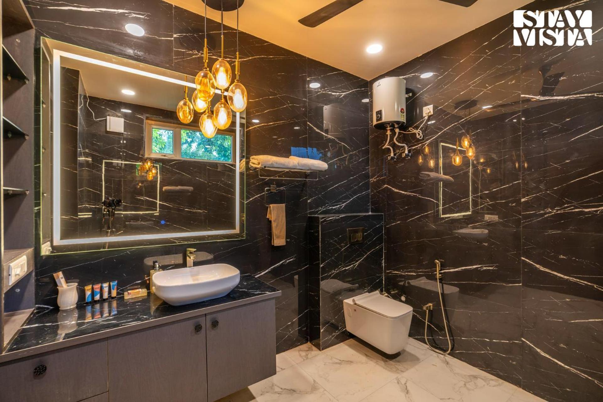 Stayvista At Wandering Vines Indoor Pool 4Bhk Luxury Villa In Delhi Sohna Zewnętrze zdjęcie