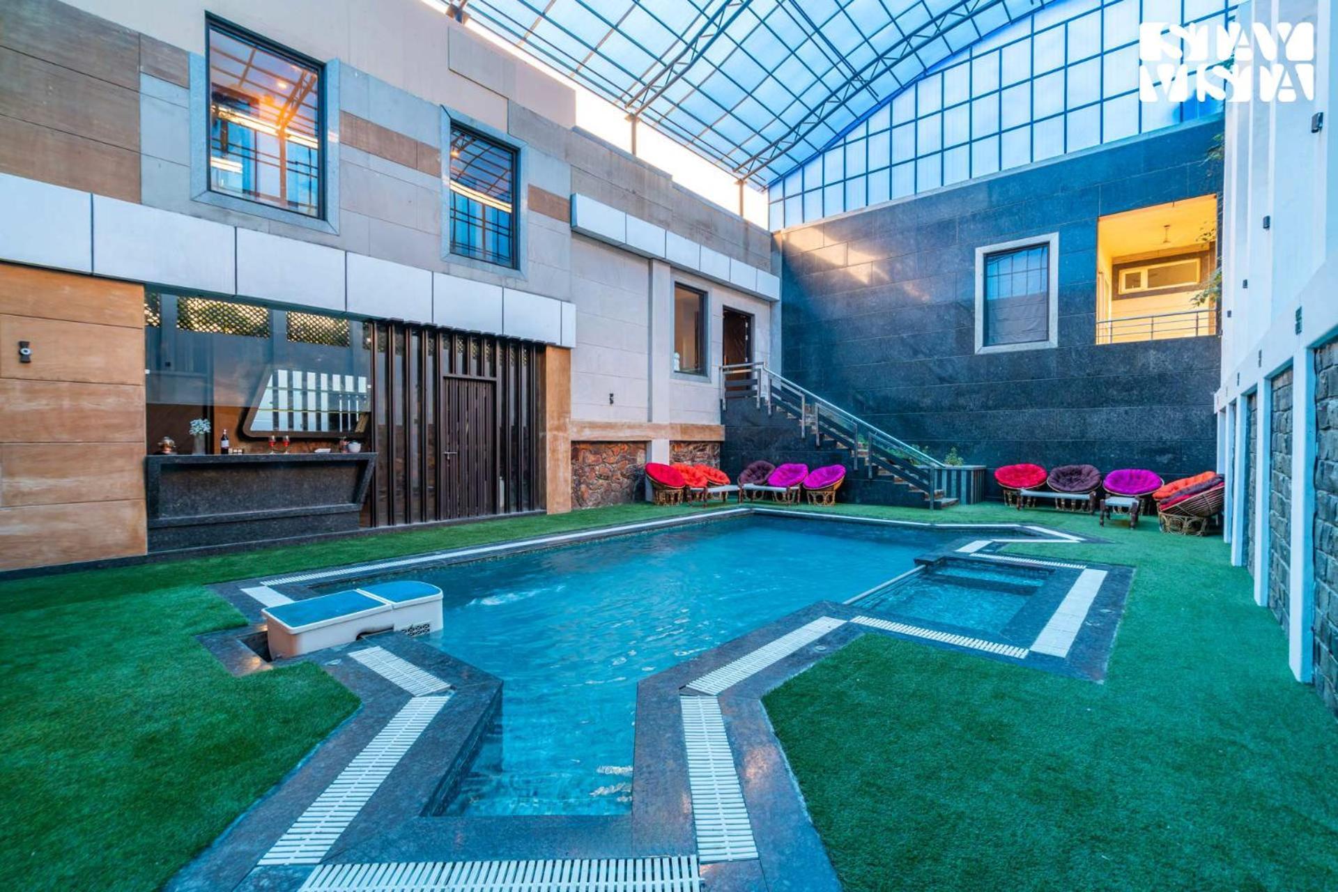 Stayvista At Wandering Vines Indoor Pool 4Bhk Luxury Villa In Delhi Sohna Zewnętrze zdjęcie
