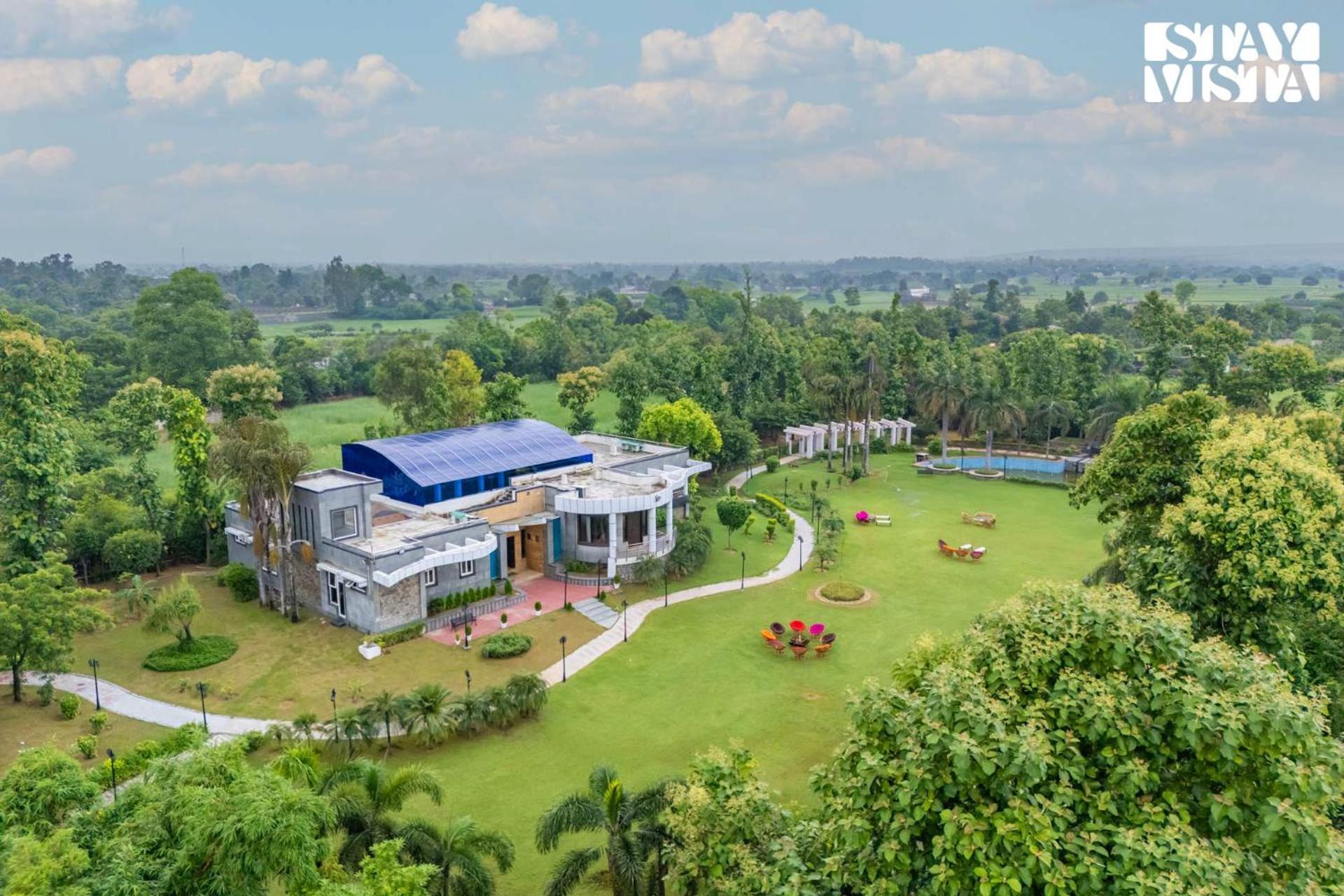 Stayvista At Wandering Vines Indoor Pool 4Bhk Luxury Villa In Delhi Sohna Zewnętrze zdjęcie