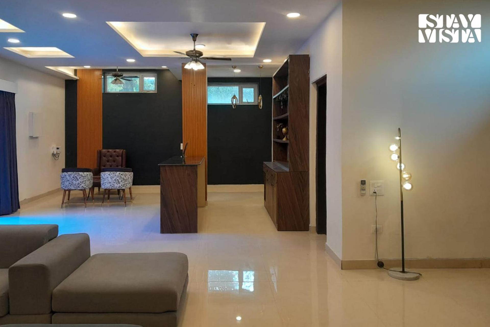 Stayvista At Wandering Vines Indoor Pool 4Bhk Luxury Villa In Delhi Sohna Zewnętrze zdjęcie